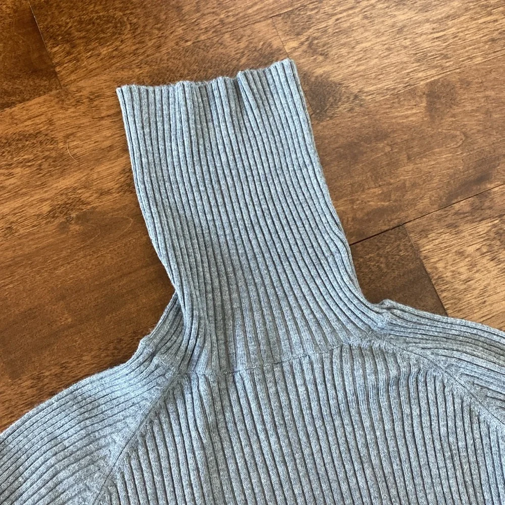 Grey Zara Knit Turtleneck Sweater - Picture 3 of 5